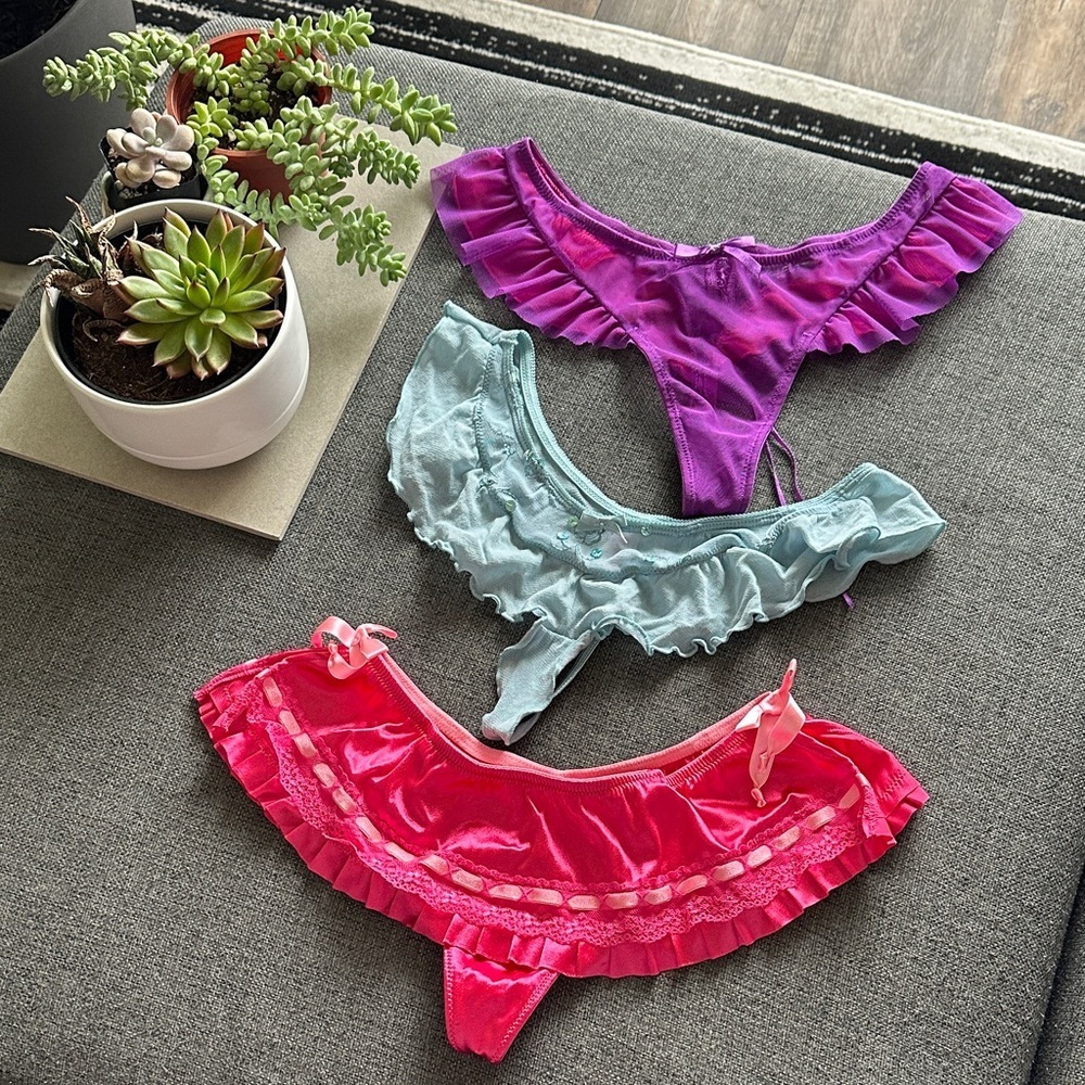 NWOT Vintage Style VS Sexy Little Things Ruffled Panties Set